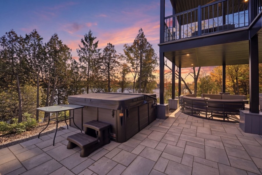 Hot tub no deck